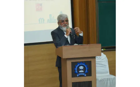 Dr. Faruk Patel Calls Upon IIT Bombay Students To Focus On Innovation In Solar Energy