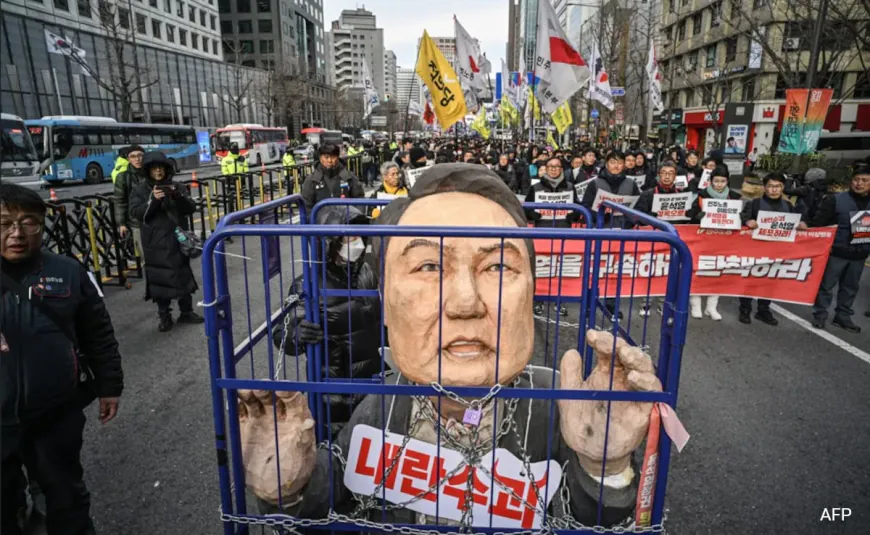 South Korea's Impeached President Yoon Resists Arrest As Deadline Nears