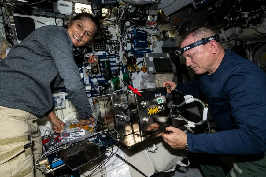 US Astronauts Upbeat Seven Months Into Eight-Day Mission