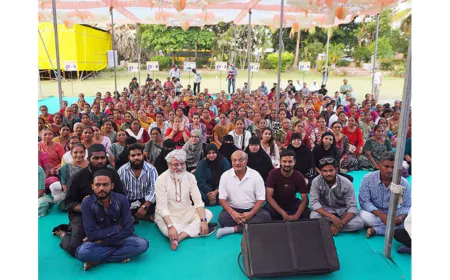 Humanity First: KP Group and PP Savani Group arrange Char Dham pilgrimage and Umrah for daughters