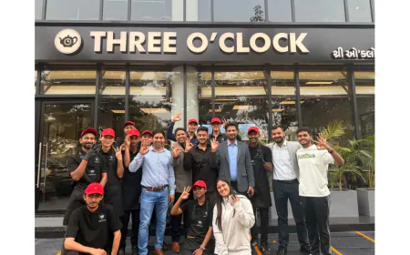 Three O’Clock Café Hits 7th Milestone in India with Franchise India