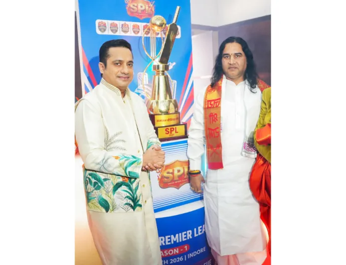 Devkinandan Thakur Ji Maharaj and Bada Business Founder Dr Vivek Bindra Unveil SPL Trophy