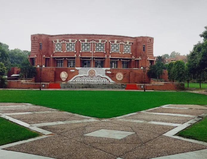 IIM Lucknow Launches Empower: Leadership Programme for Women Professionals to Shape Future-Ready Leaders